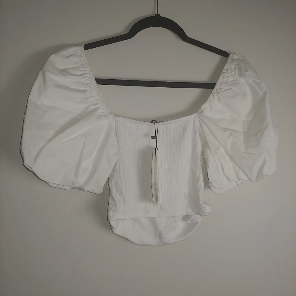 M NWT Zara White Puff Sleeve Crop Top
